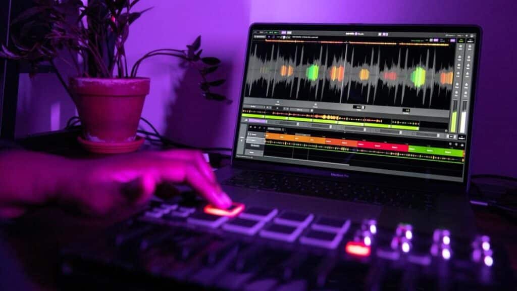 تحميل برنامج Serato Studio  لصنع الإيقاعات